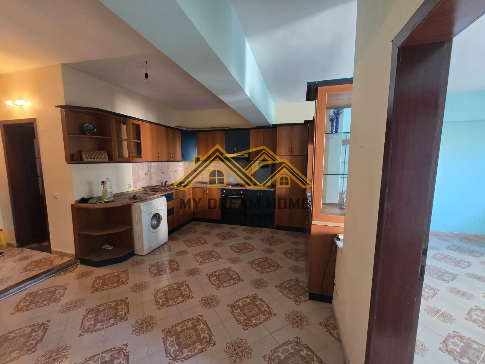 Banesë / Apartament në shitje në Durrës — 1+1, 84 m²