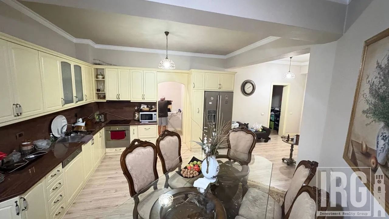Banesë / Apartament në shitje në Tiranë — 4+1, 136 m²
