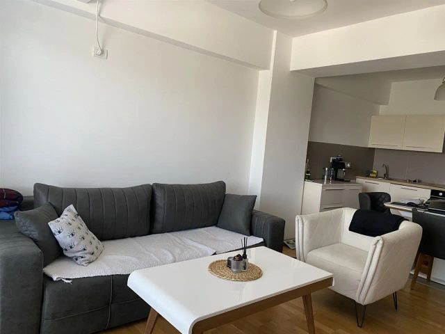 Banesë / Apartament me qera në Shkup — 2+1, 48 m²