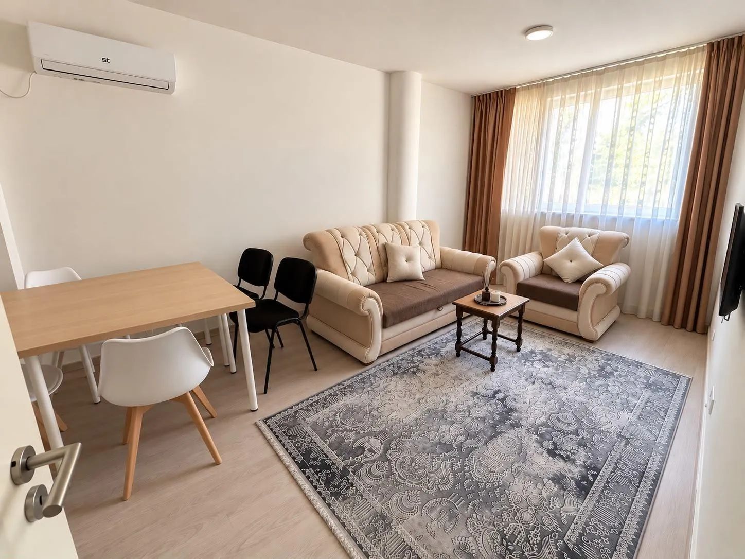 Banesë / Apartament me qera në Shkup — 2+1, 60 m²