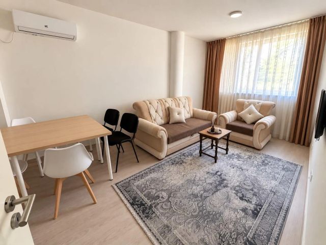 Banesë / Apartament me qera në Shkup — 2+1, 60 m²