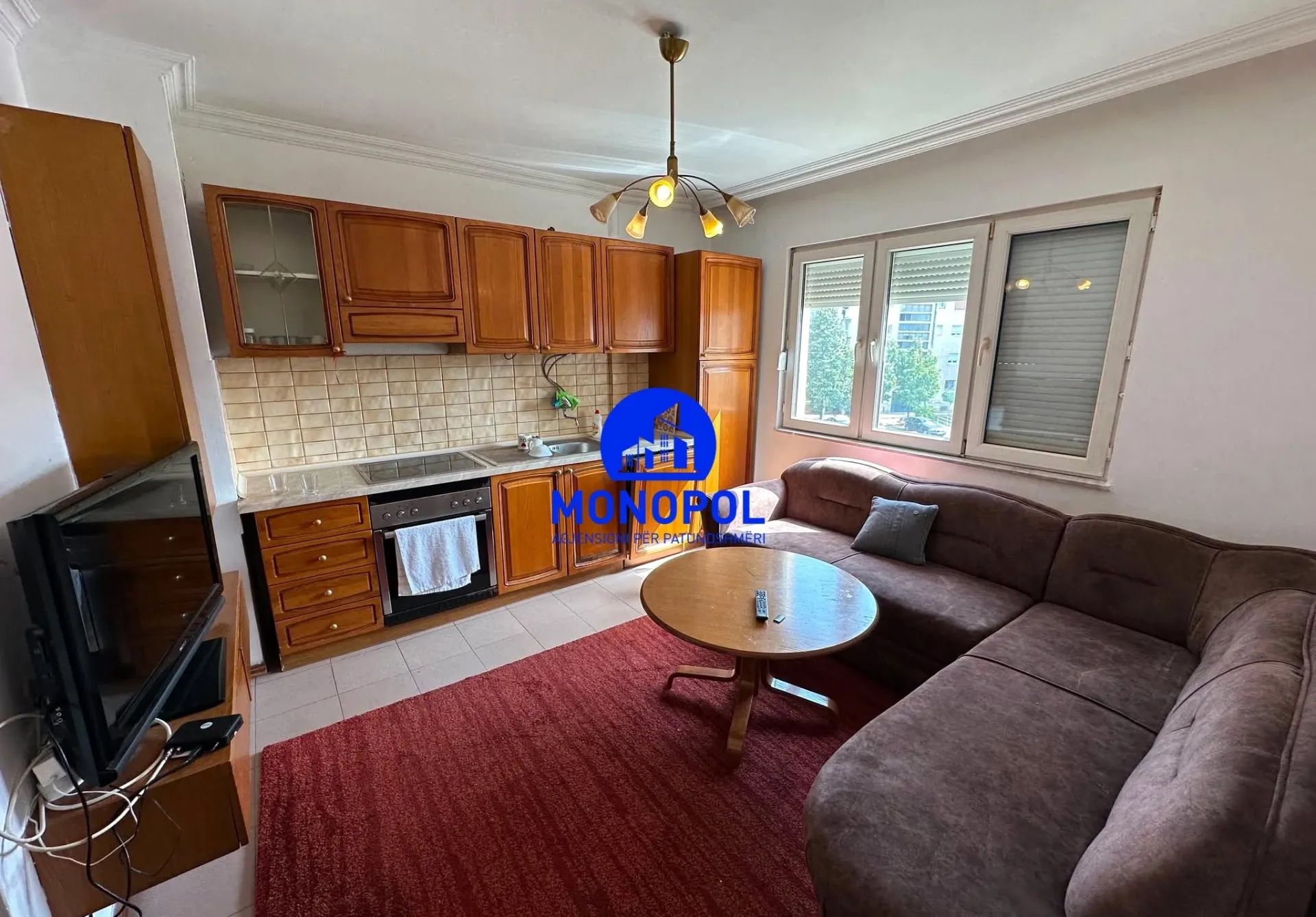 Banesë / Apartament me qera në Prishtinë — 3+1, 450 m²